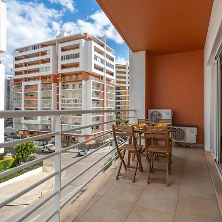 Sunlit Poolside Retreat W/ Balcony By Hostwise * Portimão