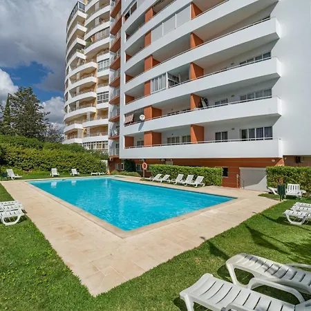 Sunlit Poolside Retreat W/ Balcony By Hostwise Apartamento Portimão